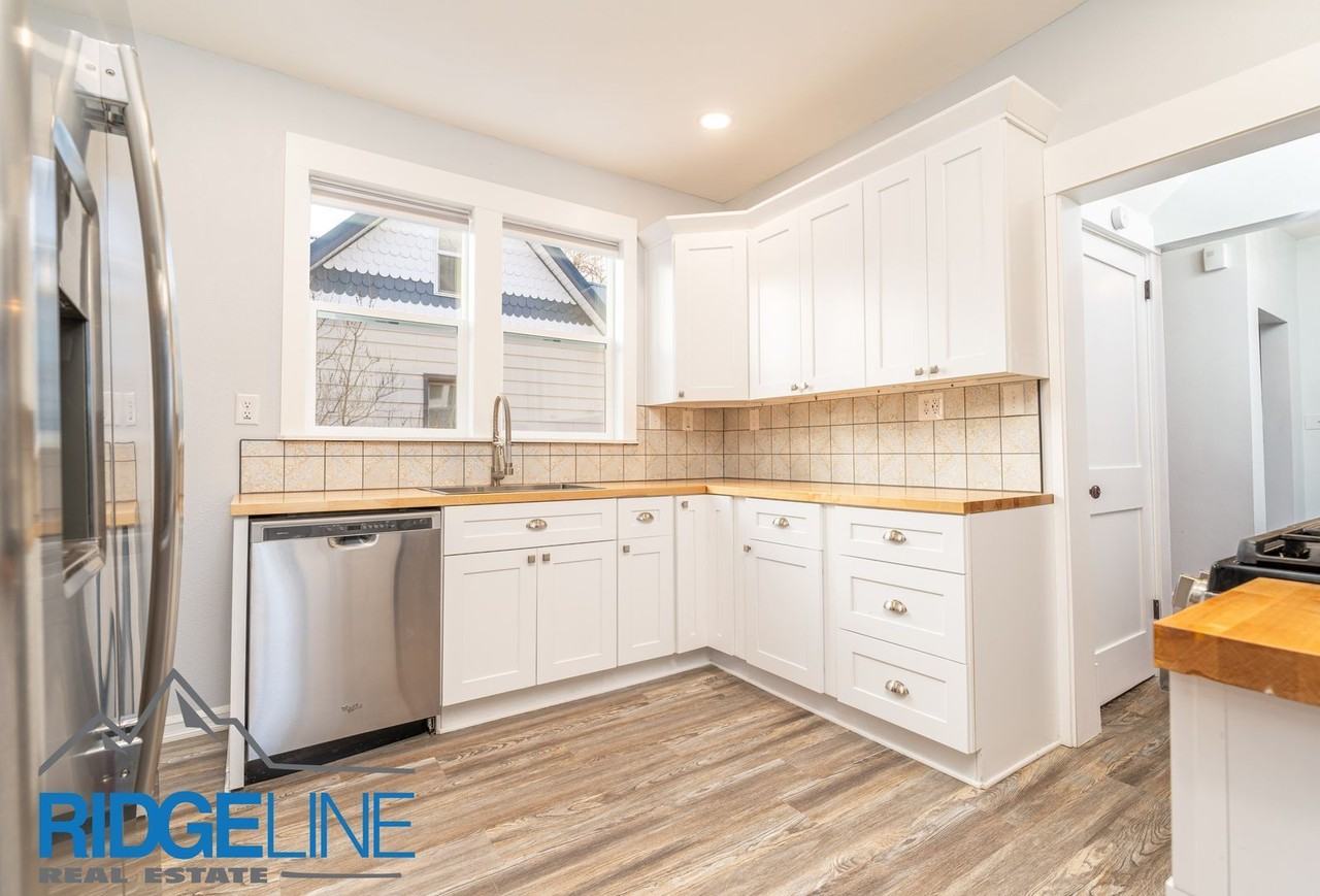 1312 4th Ave N - Photo 6 of 28