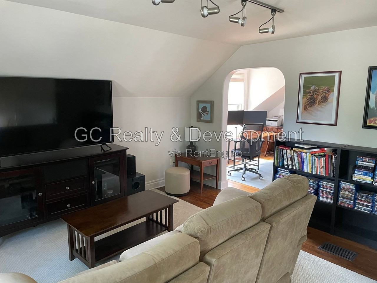 656 Chestnut St #2 - Photo 3 of 20