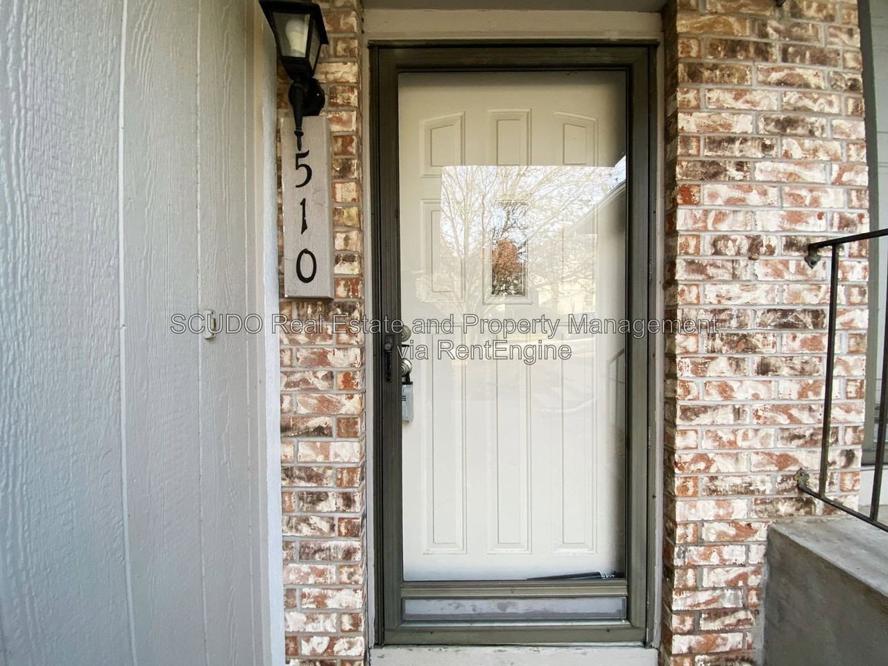 510 Ne Malibu Dr - Photo 2 of 15
