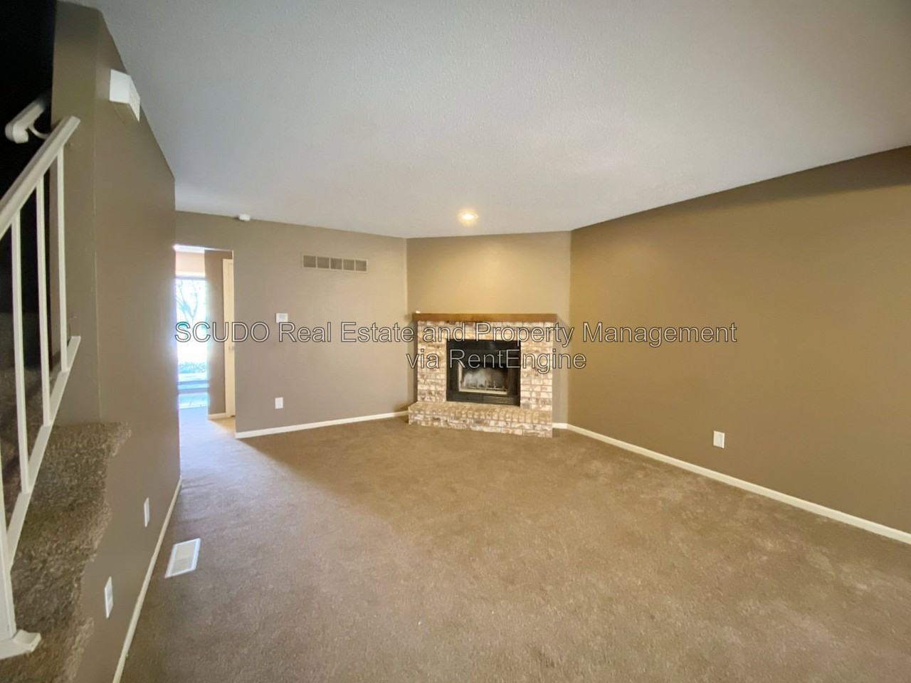 510 Ne Malibu Dr - Photo 4 of 15