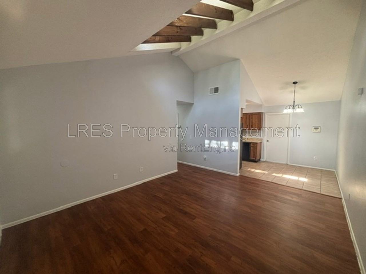4654 Lighthouse Cir - Photo 6 of 28