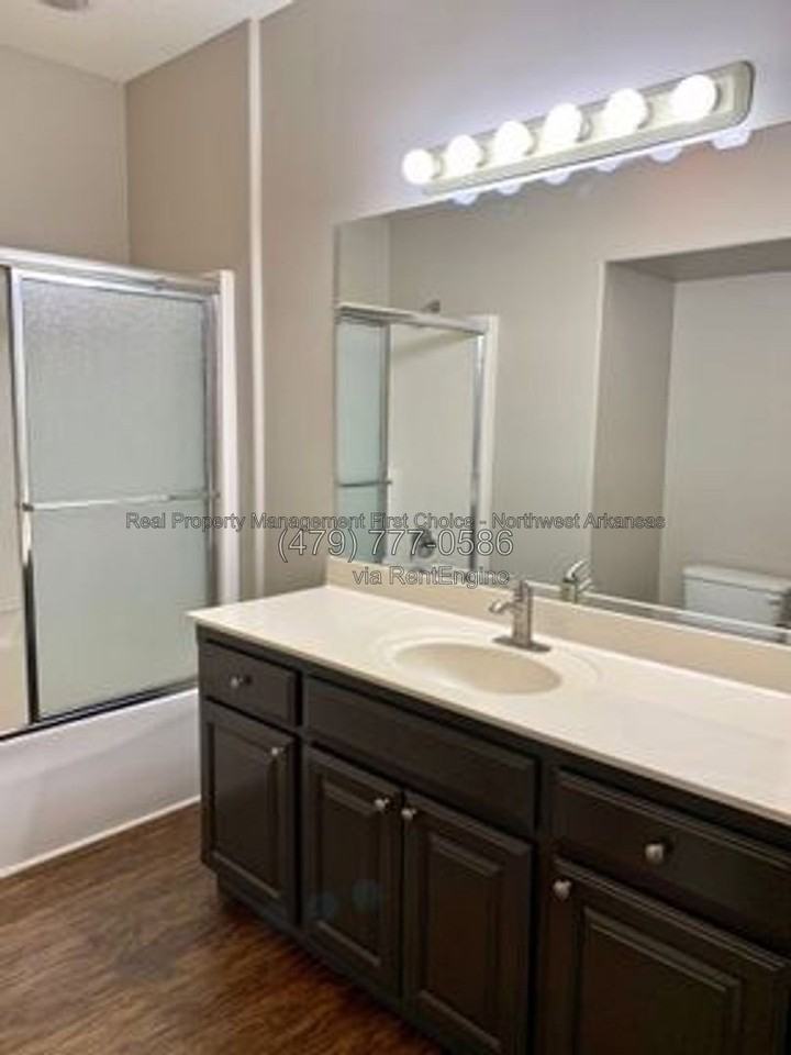 64 Watkins Way #B - Photo 5 of 11