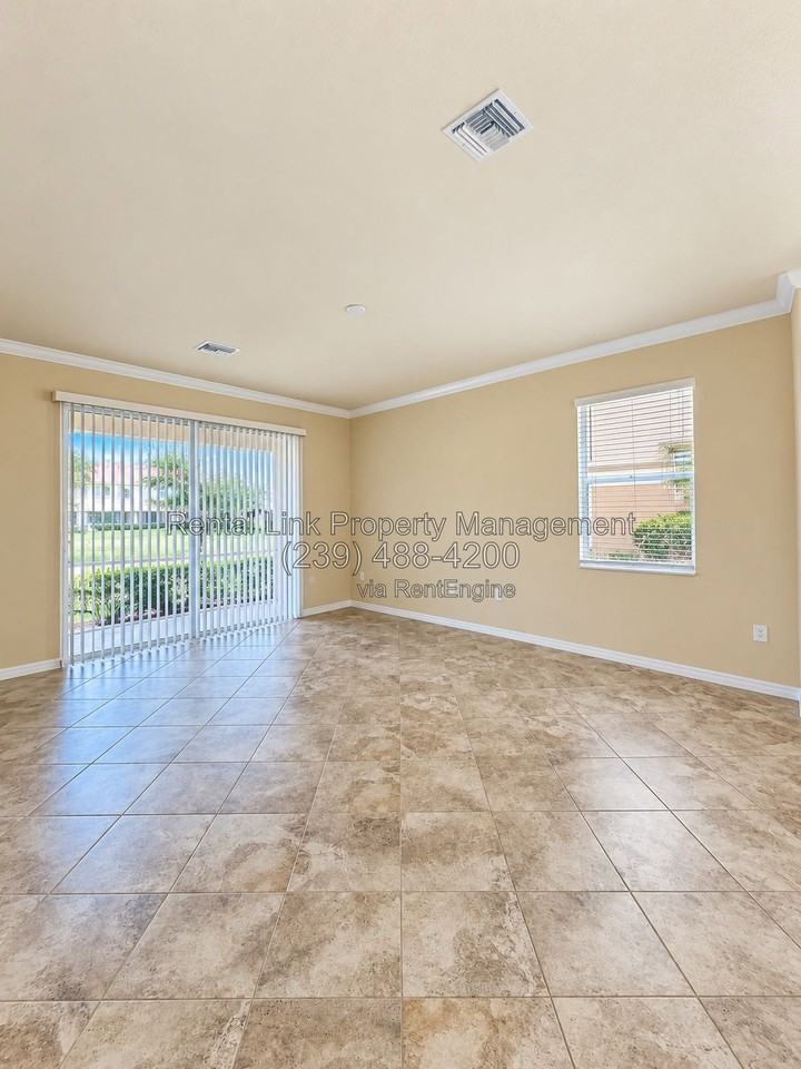 8885 Via Isola Ct - Photo 4 of 41