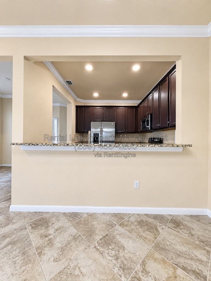 8885 Via Isola Ct - Photo 7 of 41