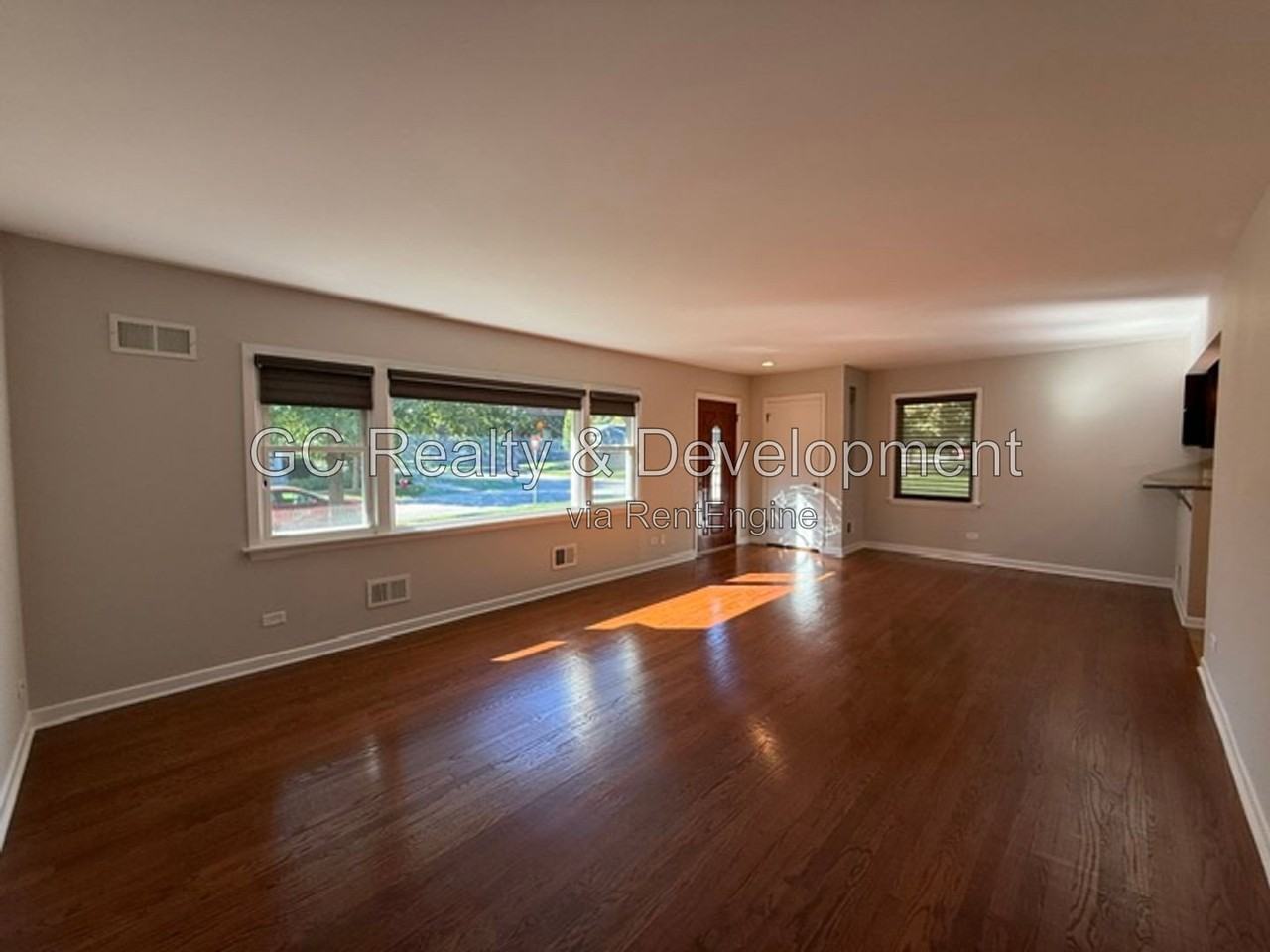 833 N Patton Ave - Photo 7 of 28