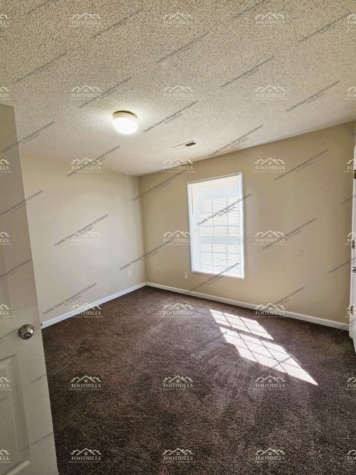 113 Charlestowne Way #D - Photo 5 of 8
