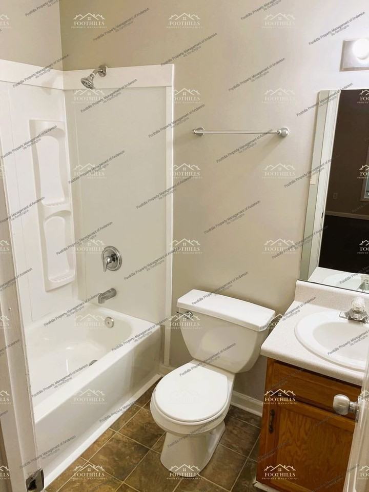 113 Charlestowne Way #D - Photo 6 of 8