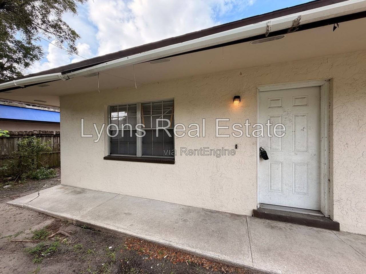2070 Franklin St - Photo 2 of 10
