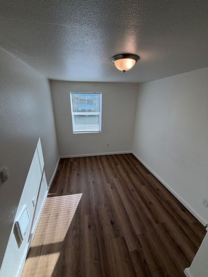 1362 Liberty St Ne #2 - Photo 5 of 9