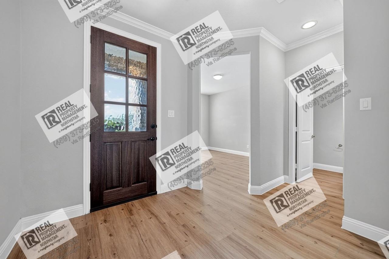 804 Newberry Ln - Photo 4 of 40