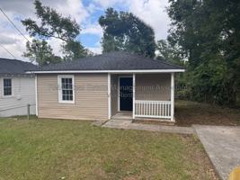 featured image of 724 Lane St