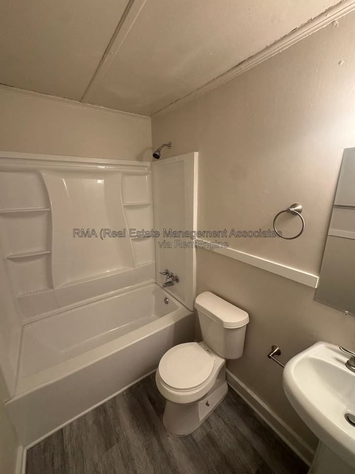 724 Lane St - Photo 5 of 7