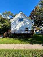 featured image of 654 E Isabella Ave #1