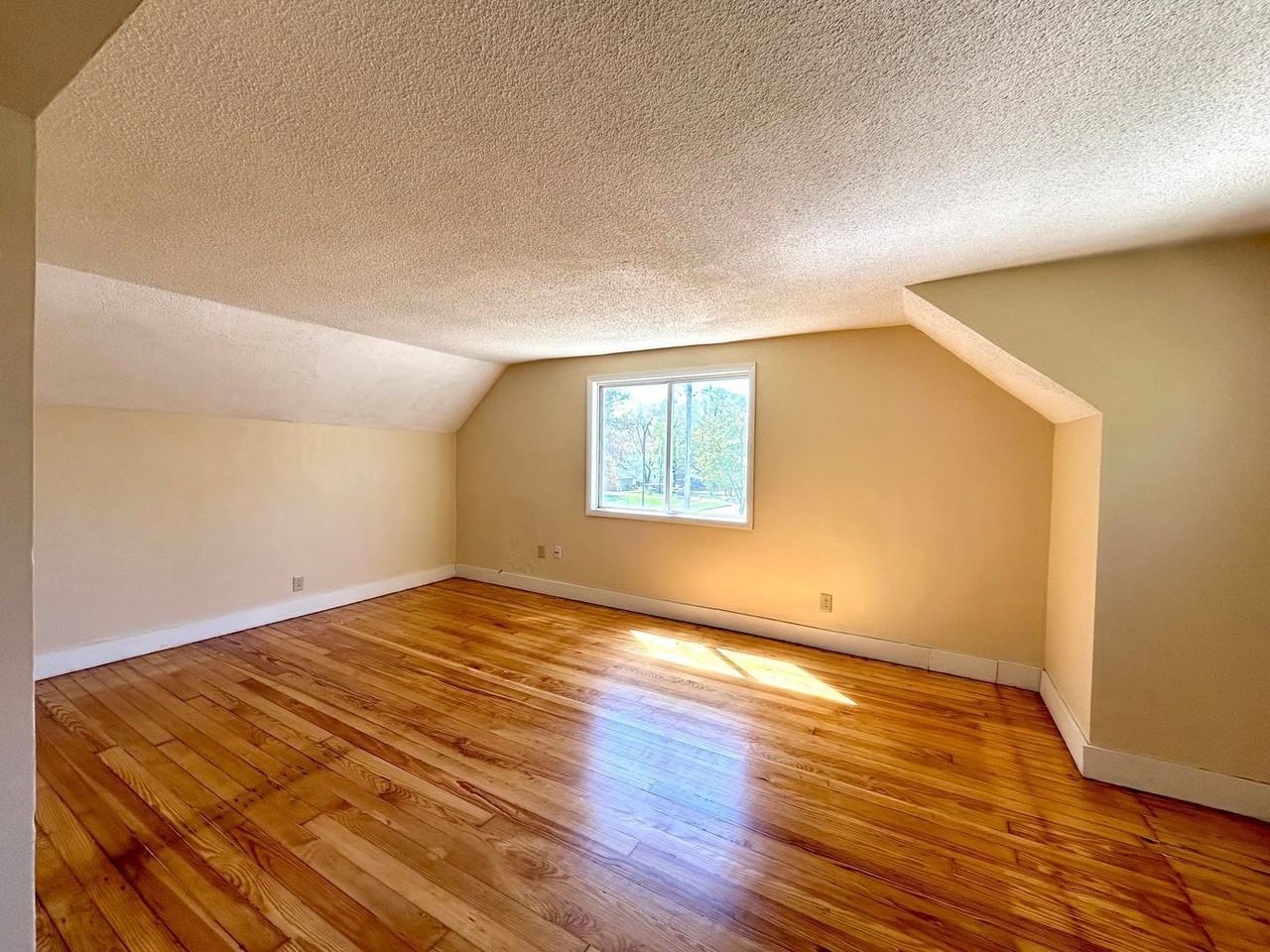 654 E Isabella Ave #2 - Photo 5 of 10