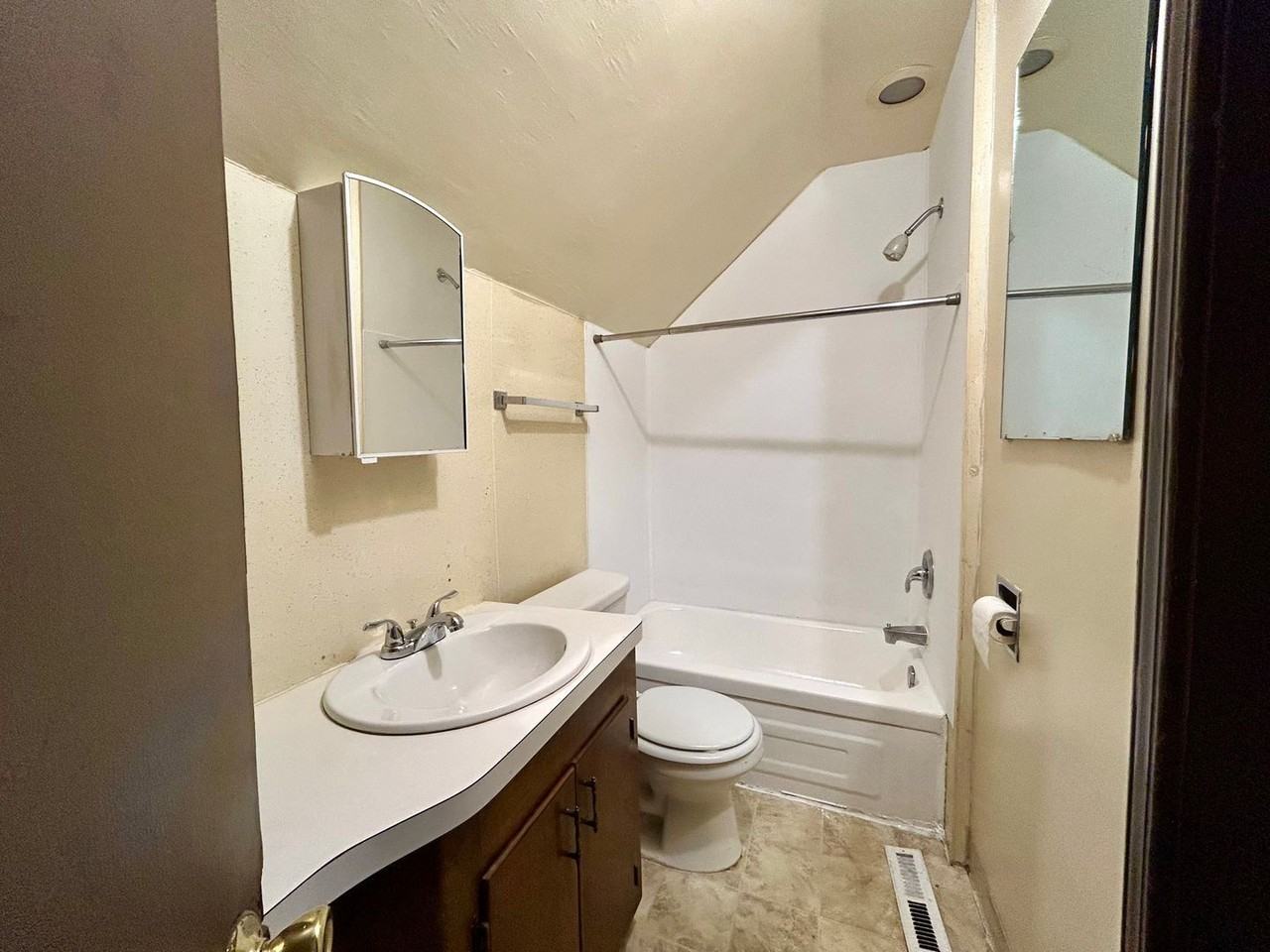 654 E Isabella Ave #2 - Photo 6 of 10