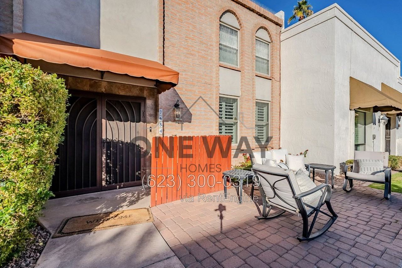 7654 E Minnezona Ave - Photo 4 of 43