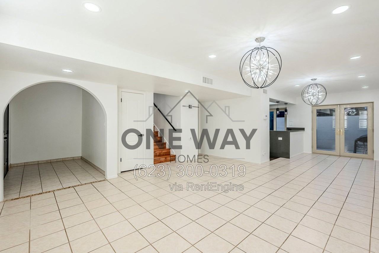 7654 E Minnezona Ave - Photo 6 of 43