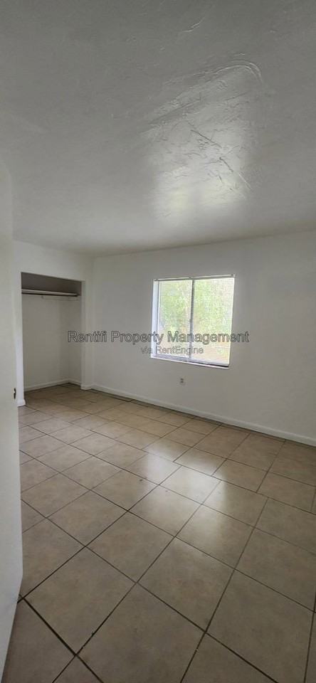 1427 Lura Ave - Photo 5 of 10