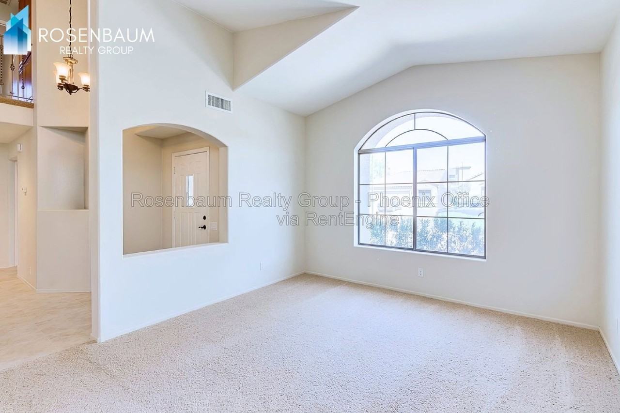 9085 E Janice Way - Photo 4 of 33