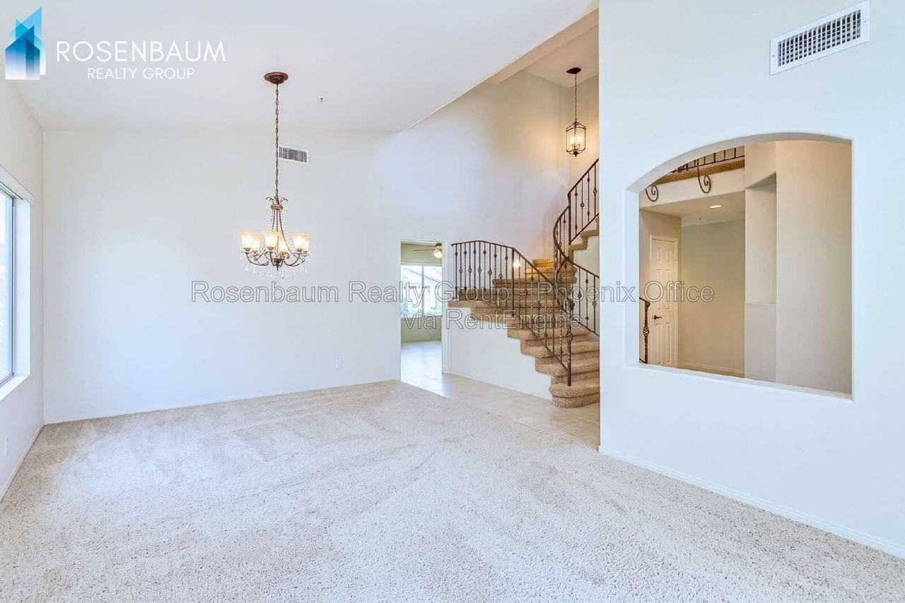 9085 E Janice Way - Photo 5 of 33