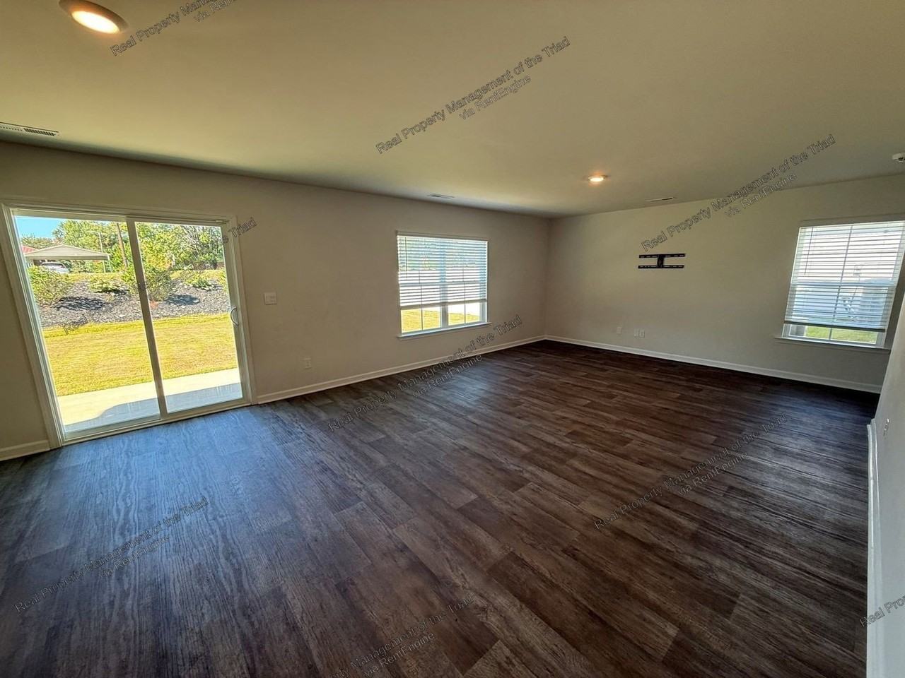602 Jack Pine St - Photo 2 of 21