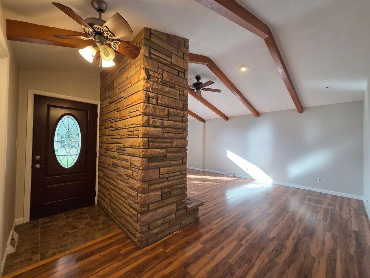 5571 Dennis St - Photo 2 of 16