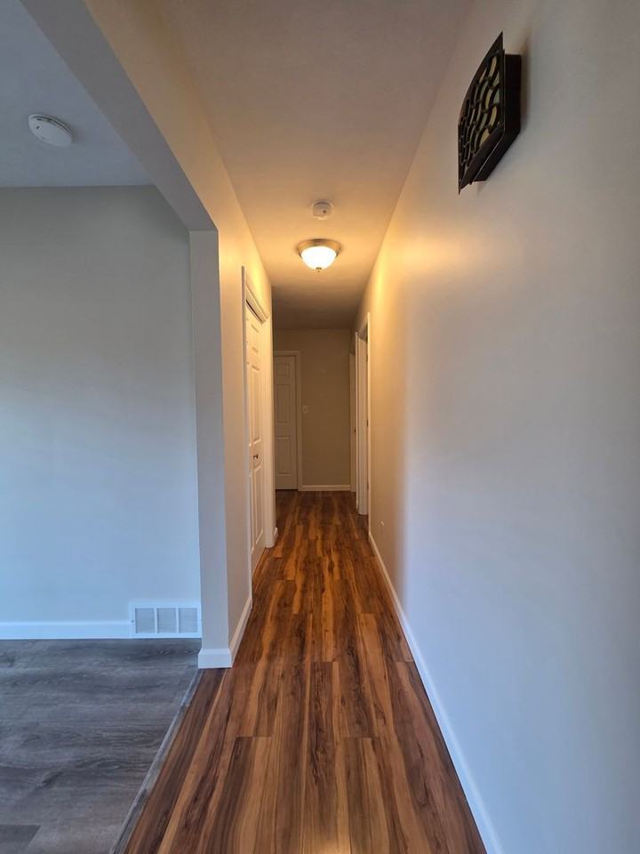 5571 Dennis St - Photo 4 of 16