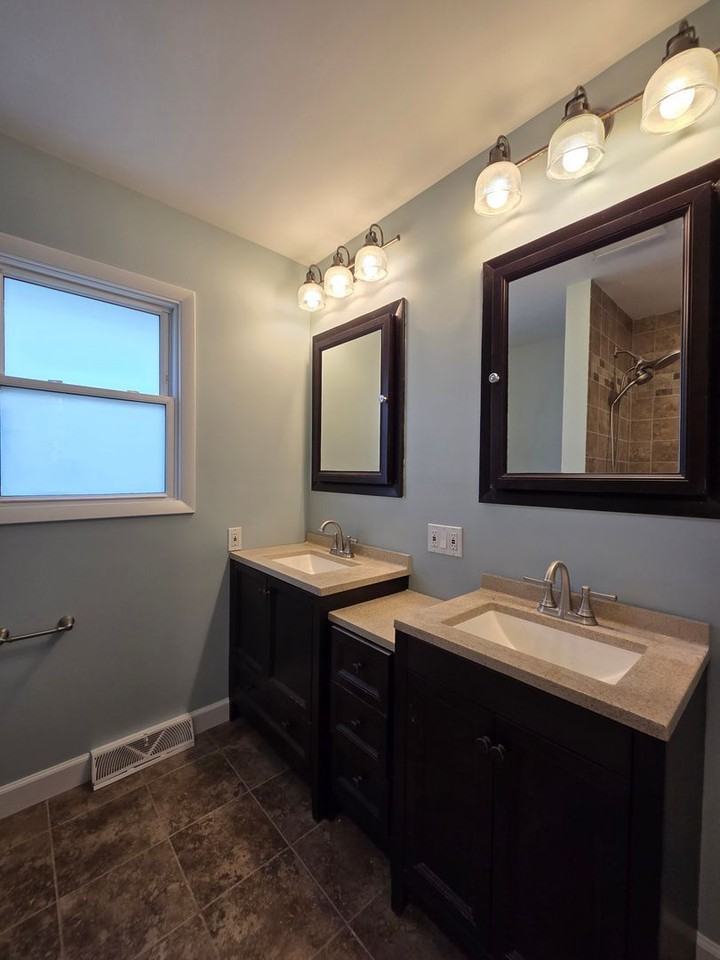 5571 Dennis St - Photo 6 of 16