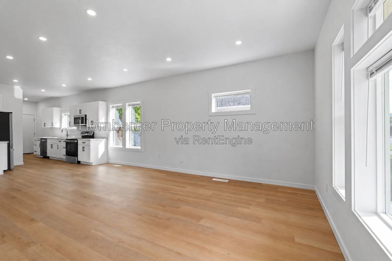 717 E Ermina Ave - Photo 5 of 27