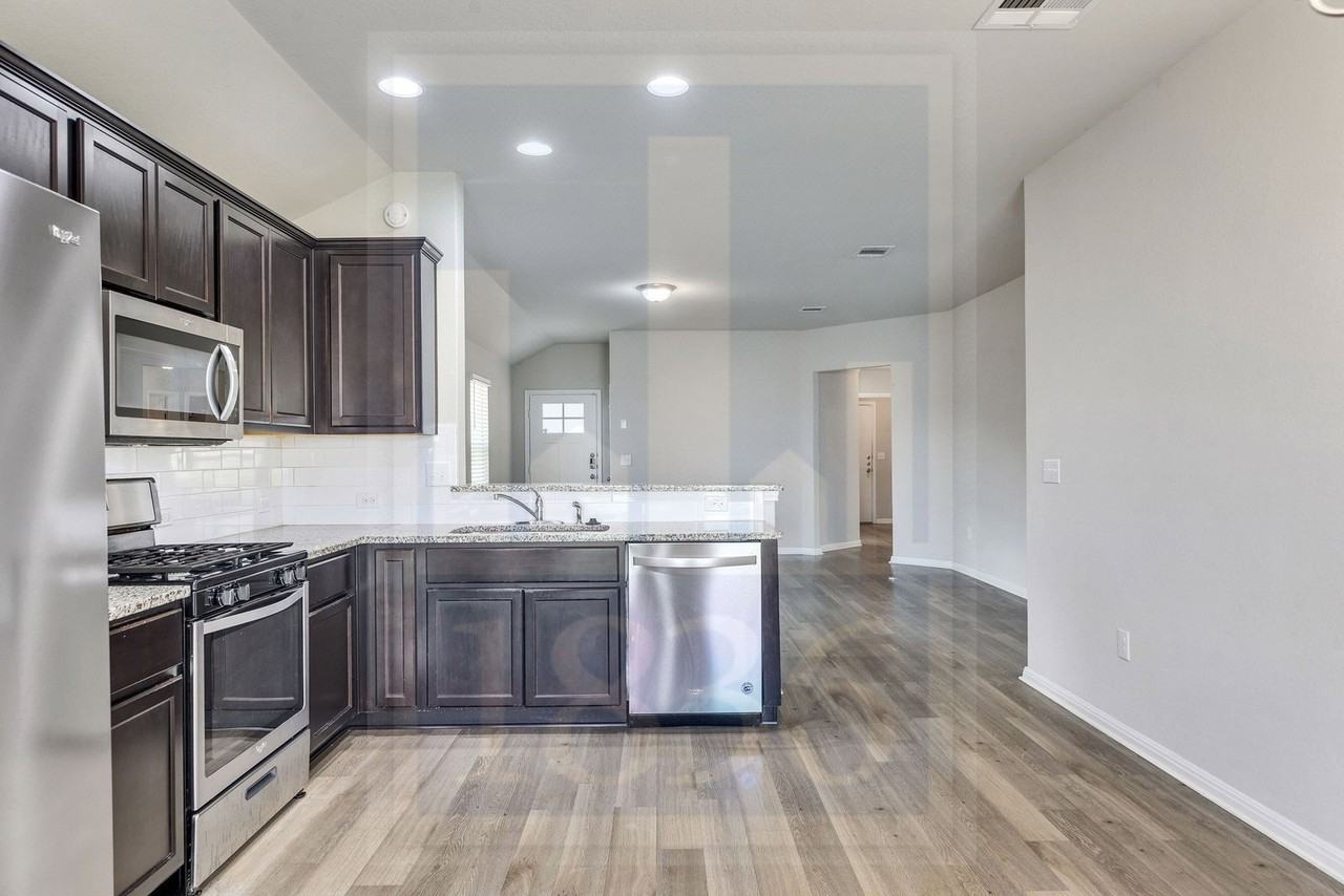 125 Frederick Dr - Photo 4 of 46