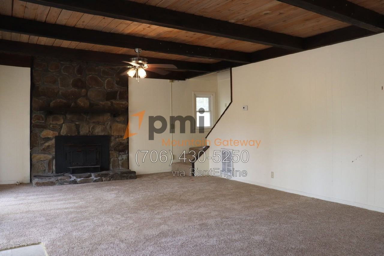 382 Alpine Dr - Photo 3 of 15