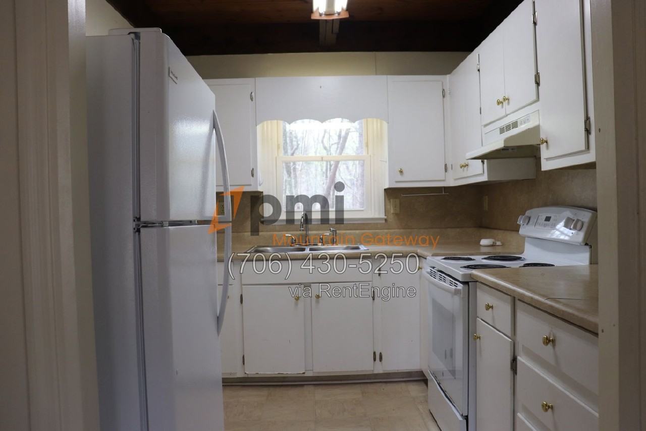 382 Alpine Dr - Photo 5 of 15