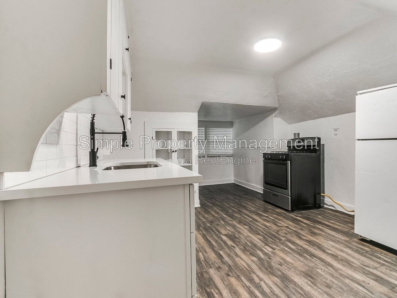 2222 Nw 22nd St #1 - Photo 6 of 16