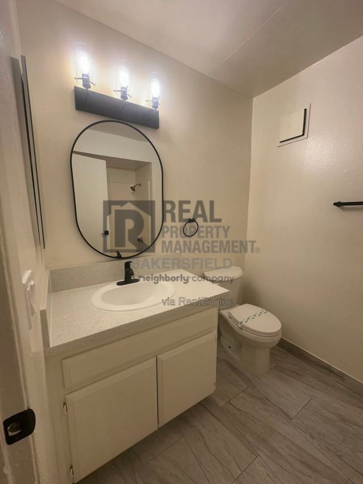 1401 Mcdonald Way #13 - Photo 6 of 10