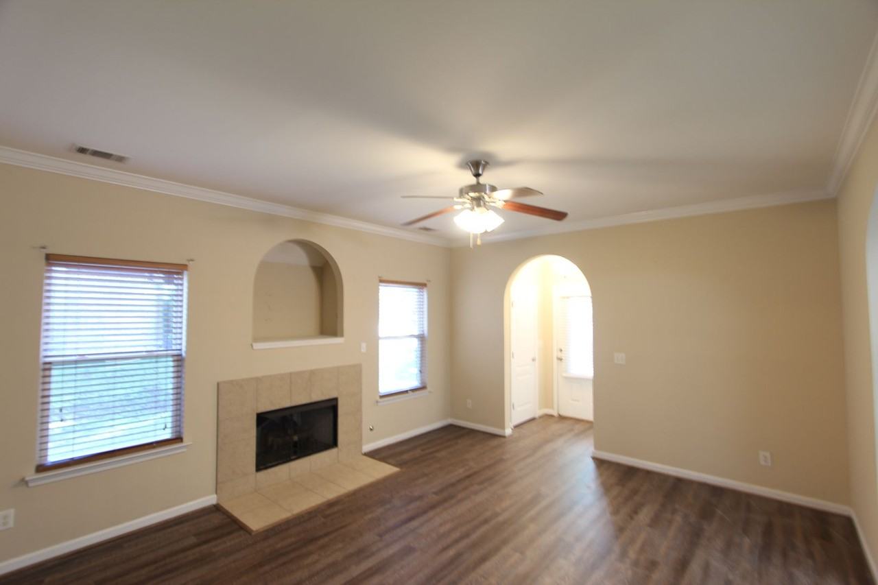 222 Oxmoor Pl - Photo 6 of 20