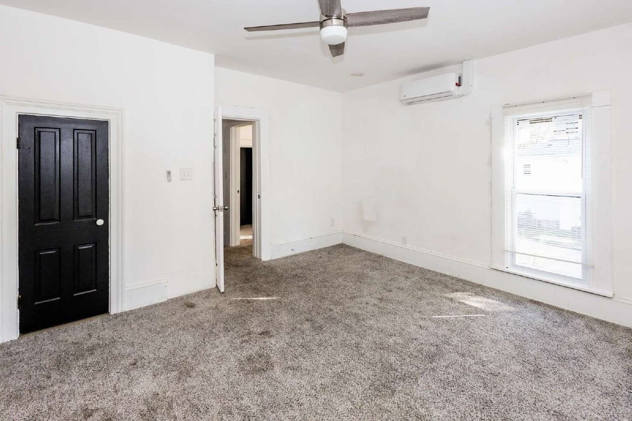 254 W 5th St #B - Photo 4 of 13