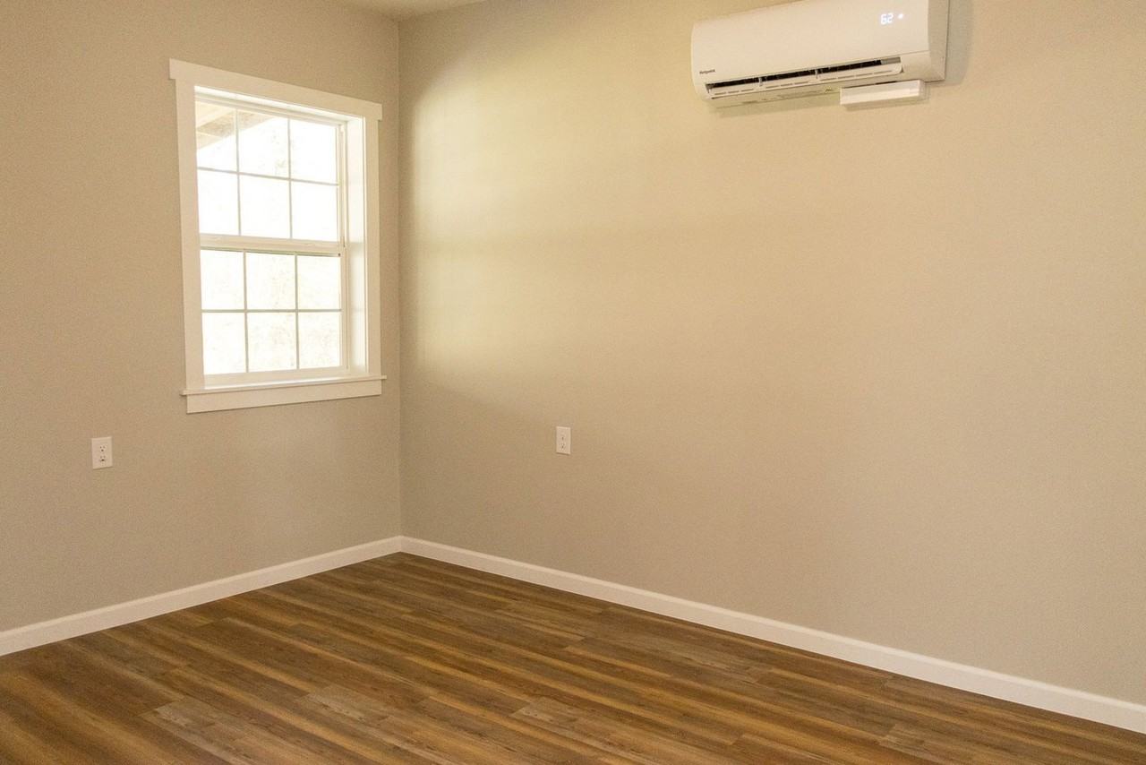 413 Glenn St - Photo 5 of 9