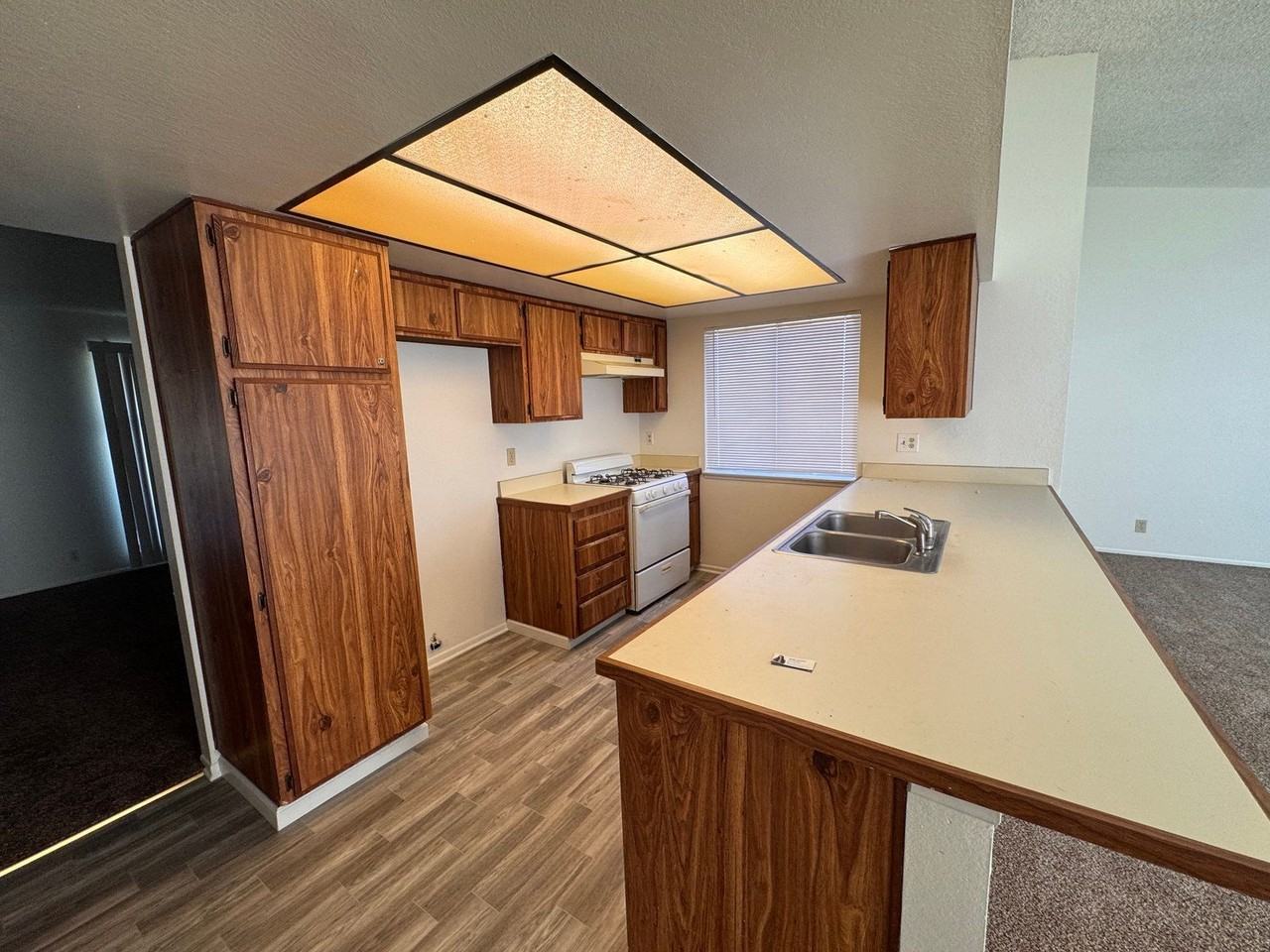 2922 Mesquite Dr - Photo 4 of 11