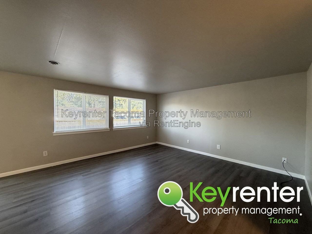8706 63rd Ave Sw - Photo 3 of 20