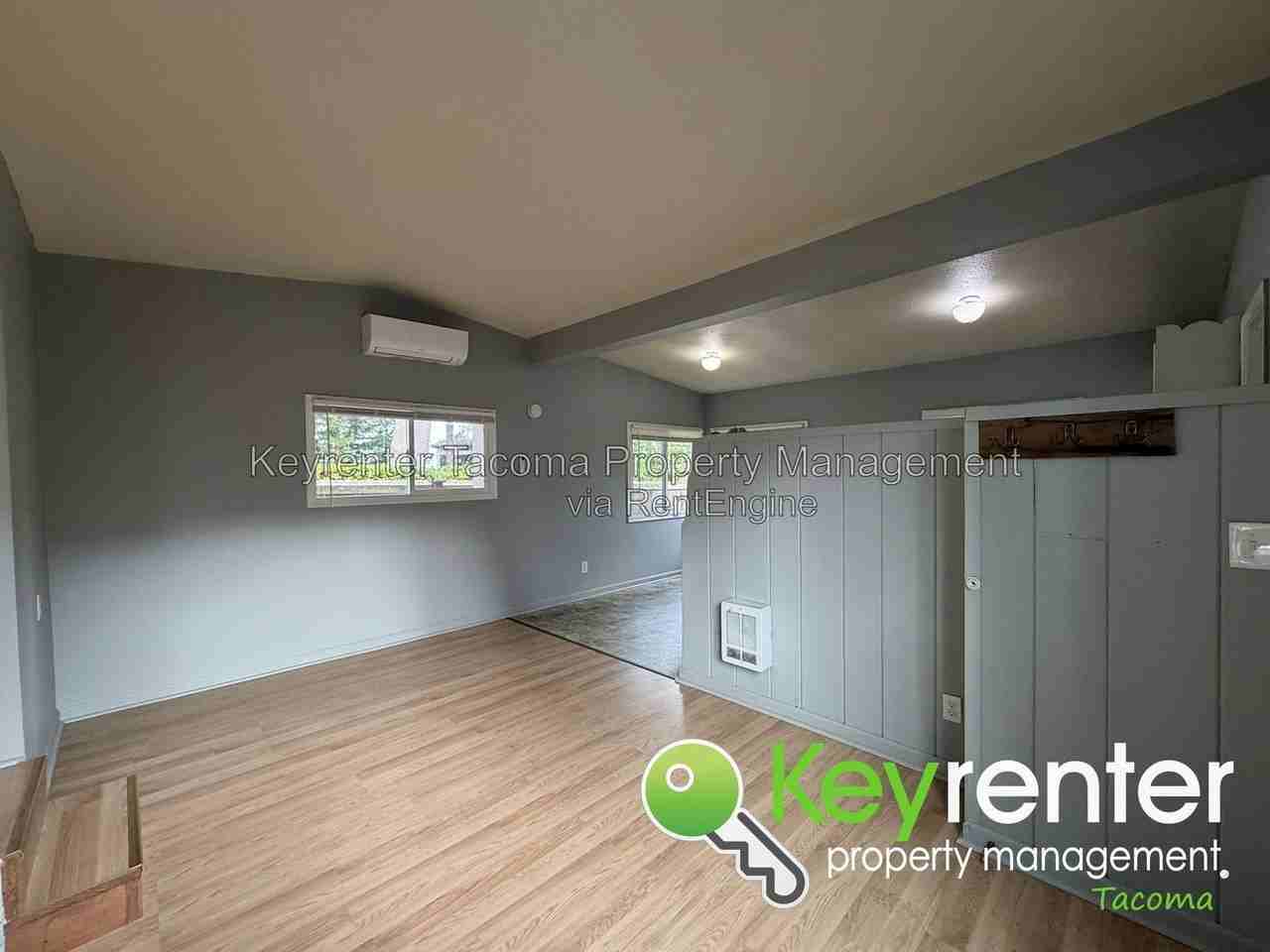7921 21st St W - Photo 2 of 11