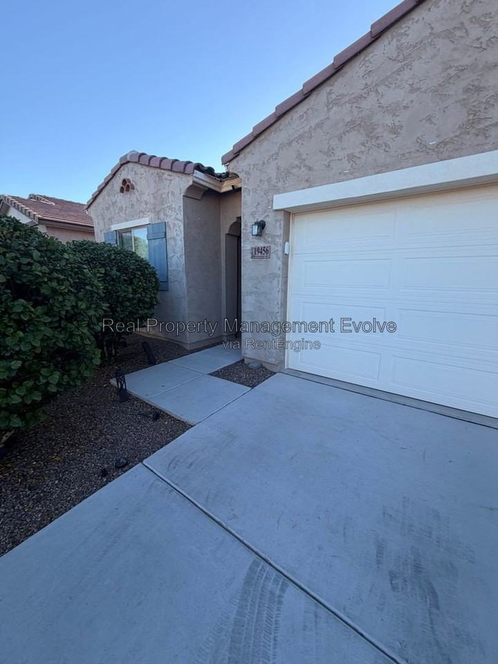 19456 N 27th Pl - Photo 3 of 34