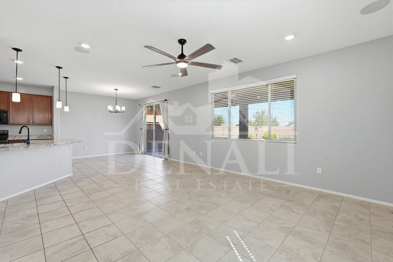 4479 S Sunrise Bluff Way - Photo 5 of 40