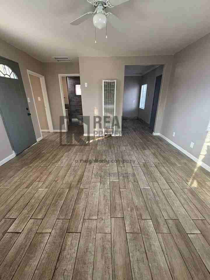 2336 S K St #2336 - Photo 5 of 11