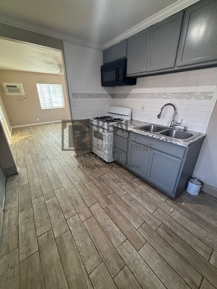 2336 S K St #2336 - Photo 7 of 11