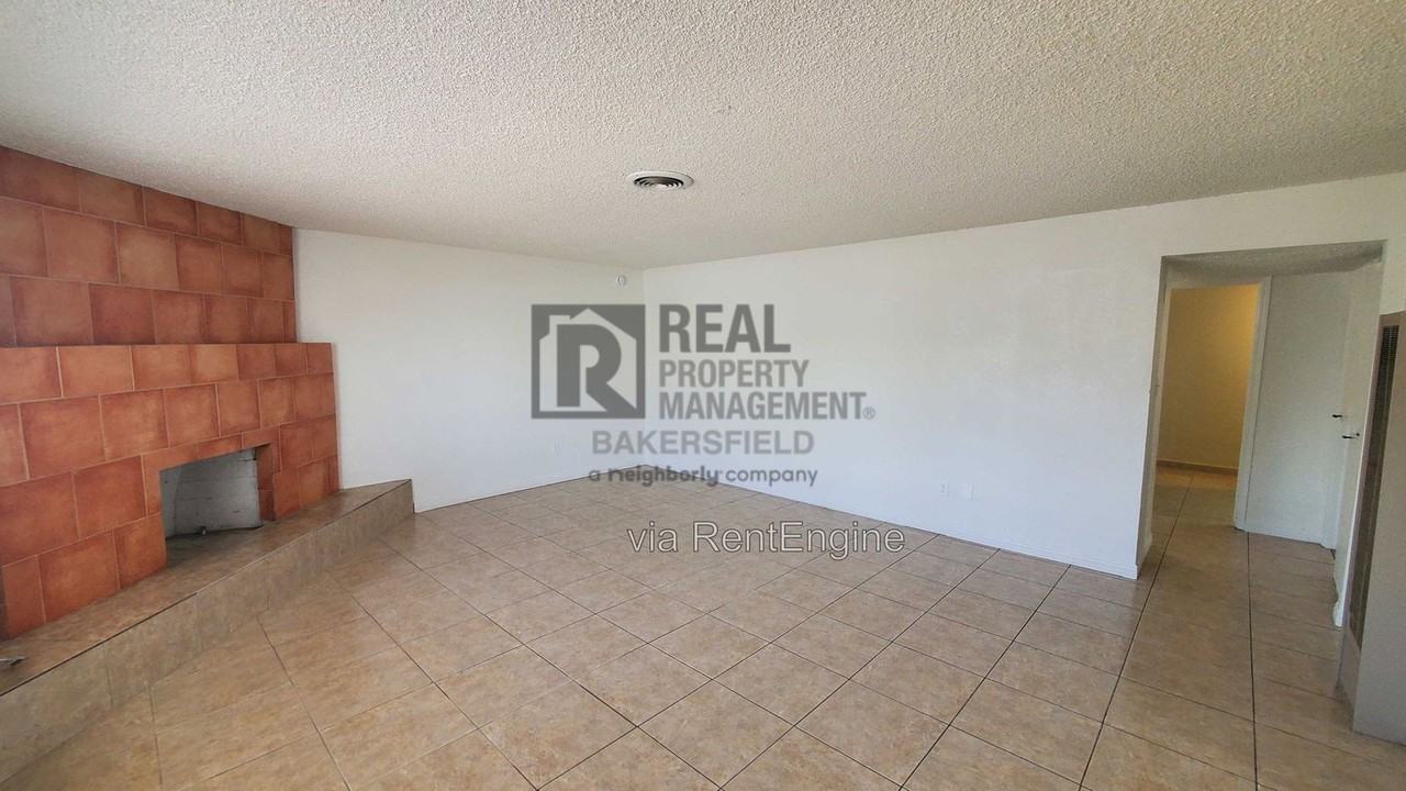 1105 Niles St #A - Photo 3 of 10