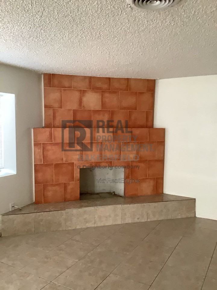 1105 Niles St #A - Photo 4 of 10