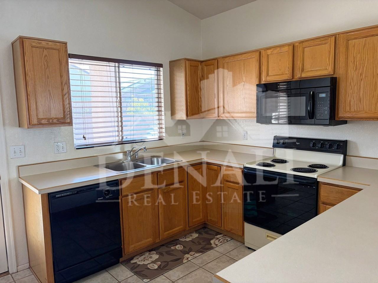 9066 E Muleshoe St - Photo 4 of 13