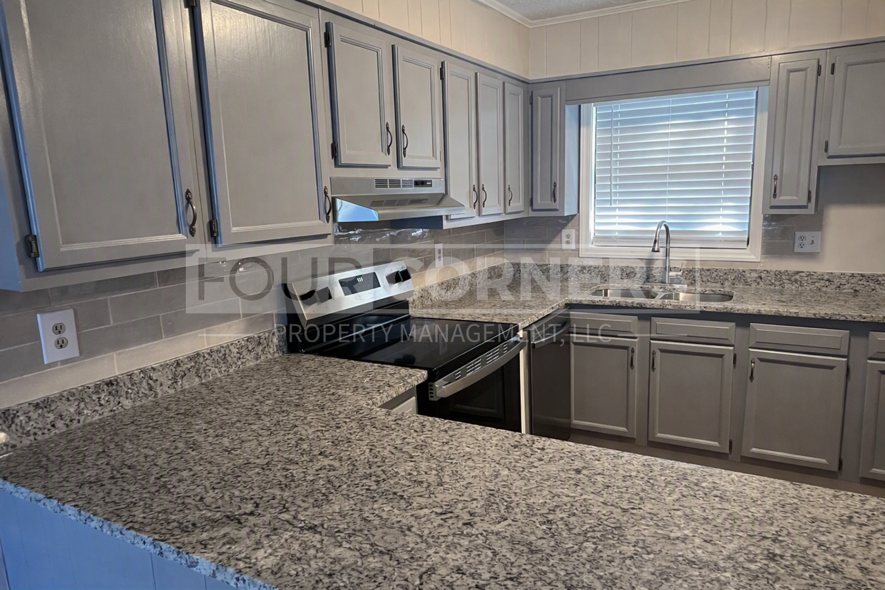 295 W 5th St - Photo 4 of 9