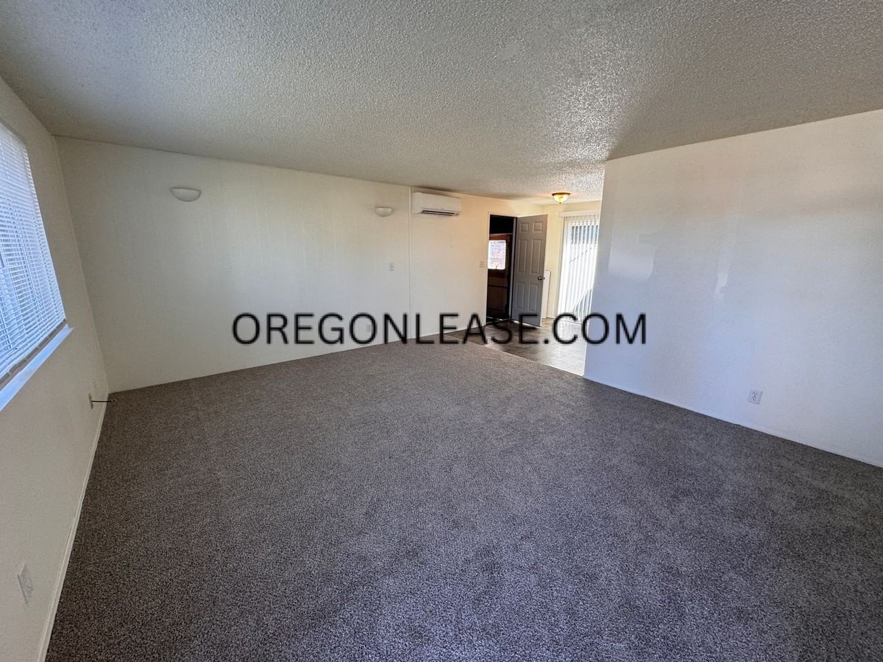 943 56th Pl - Photo 2 of 14