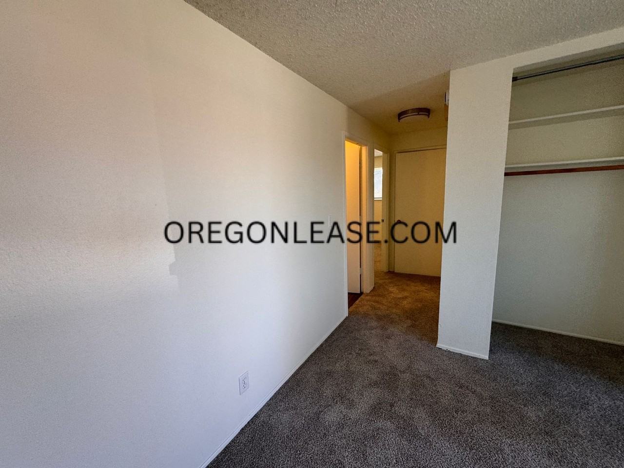 943 56th Pl - Photo 3 of 14